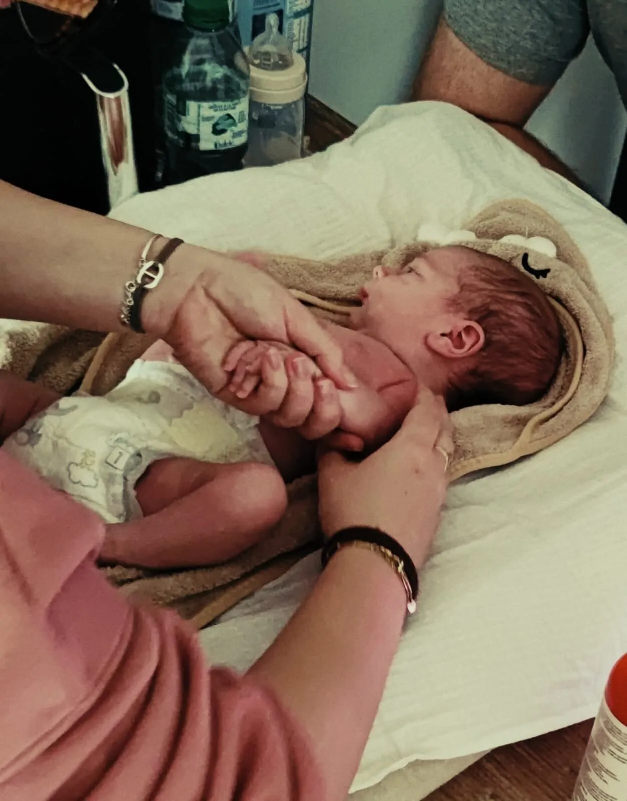 Massage bébé Shantala : les bienfaits pour le sommeil et le lien parent-enfant