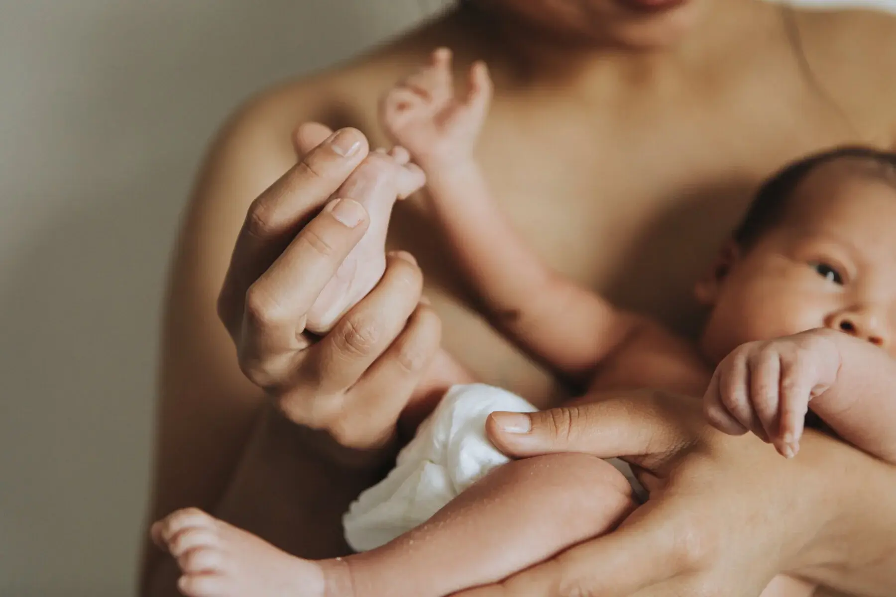 Le post-partum à la maison : 7 façons de prendre soin de soi sans pression