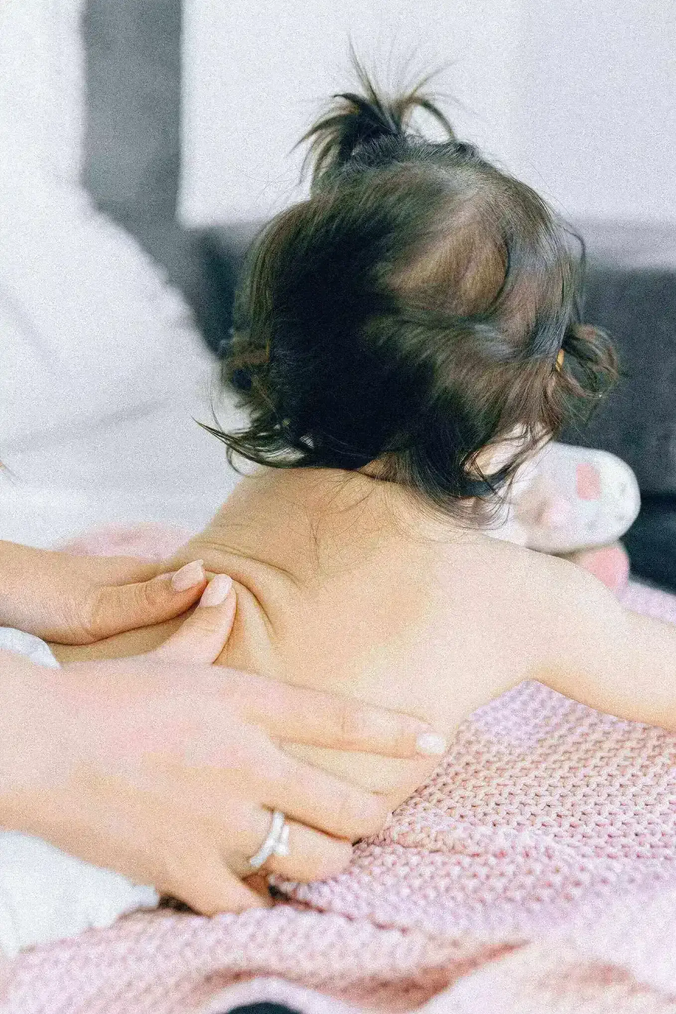 Cadeau de naissance à Montpellier : offrir un soin vraiment utile aux jeunes parents