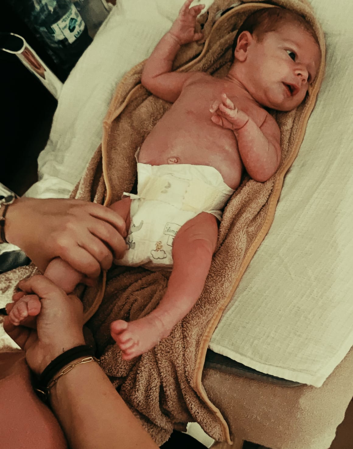 Massage bébé Shantala : les bienfaits pour le sommeil et le lien parent-enfant